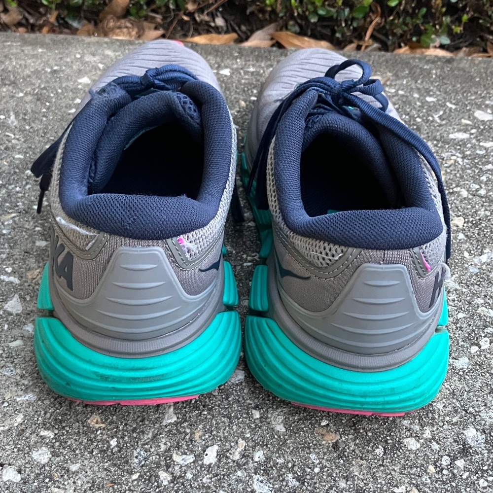 Hoka ONE ONE Running Shoes - women’s 8.5 - Picture 3 of 9